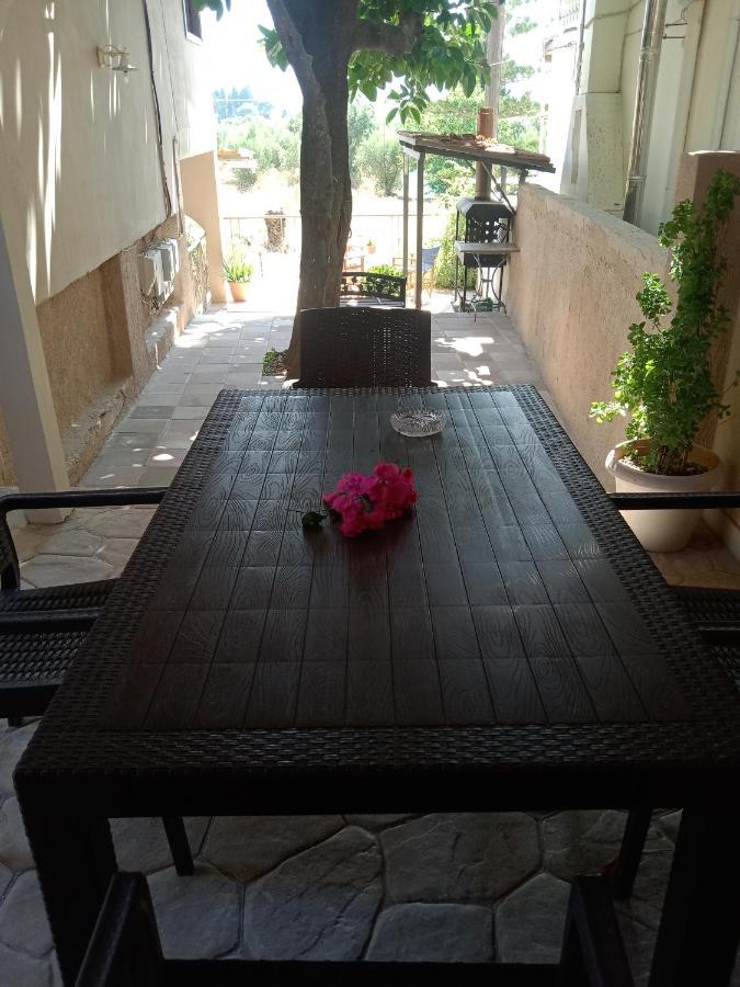 Menegis Apartment Zakynthos Town Exterior photo